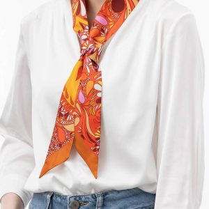 Pañuelo con cinta de seda y sarga de flor de anacardo naranja