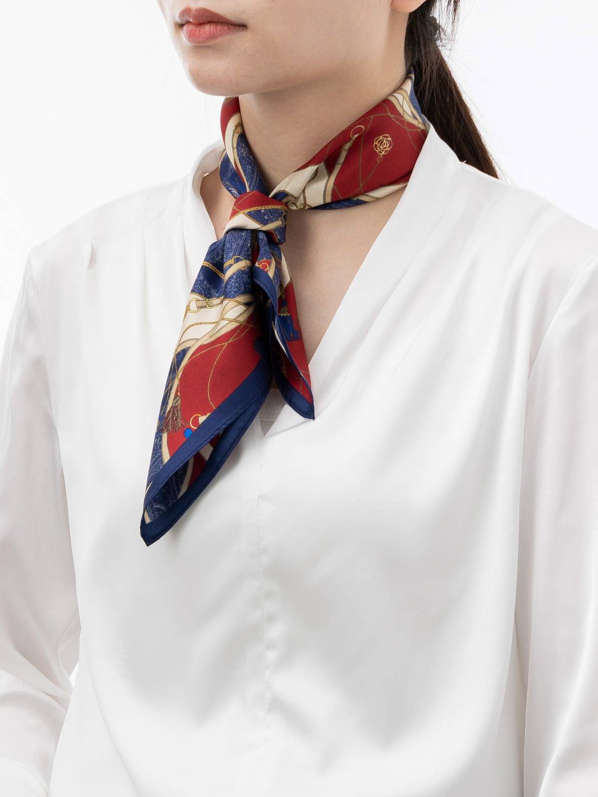 What Outfits Go Well With A Square Silk Scarf? - Muriersilk