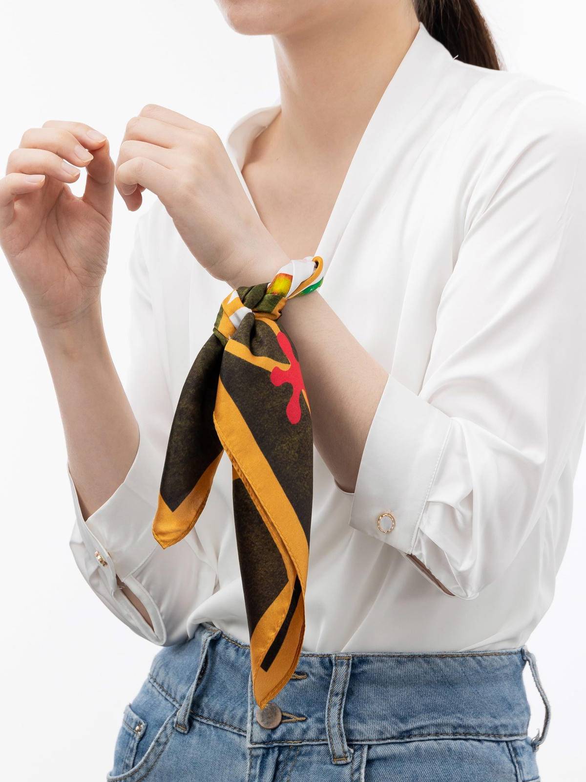 Are Square Silk Scarf In Style For 2023? - Muriersilk