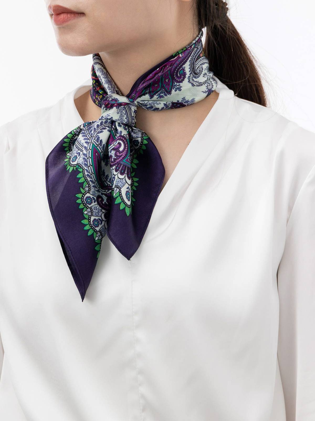 How Can You Distinguish Real Silk Square Silk Scarf From Synthetic Ones? for Muriersilk How Can You Distinguish Real Silk Square Silk Scarf From Synthetic Ones? - Muriersilk