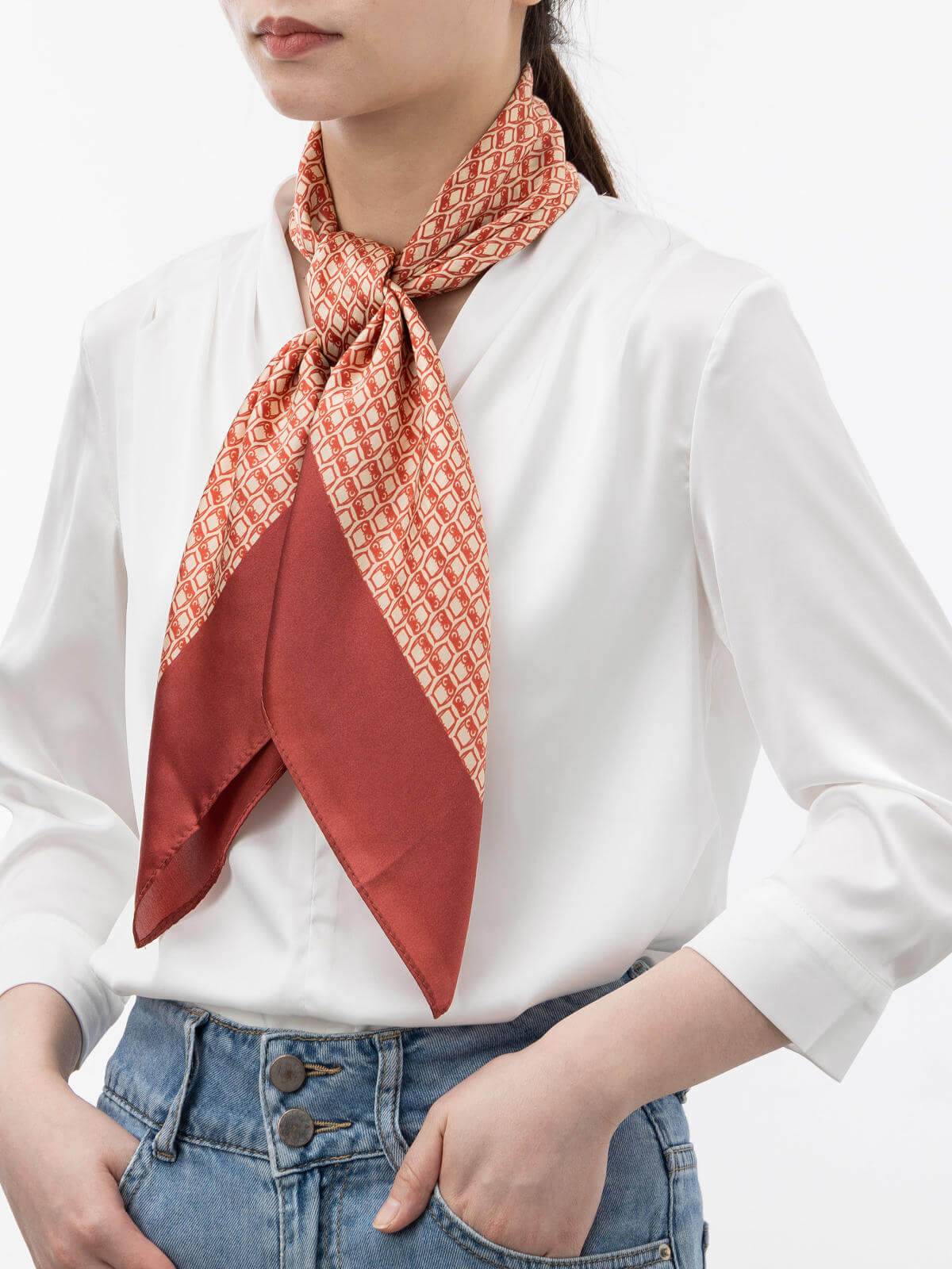 The Ultimate Guide to French Square Silk Scarves: A Must-Have for Every Fashionista - Muriersilk
