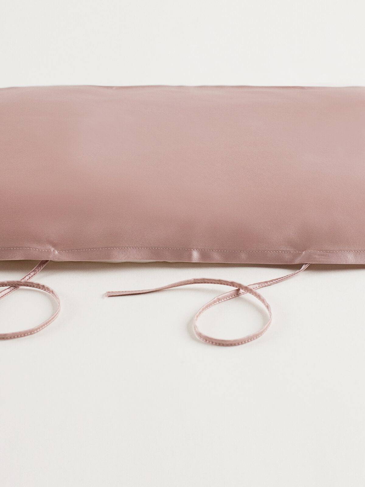 how to wash a silk pillowcase