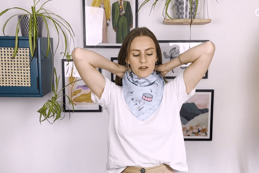 knot how to tie a silk scarf for Muriersilk knot how to tie a silk scarf - Muriersilk