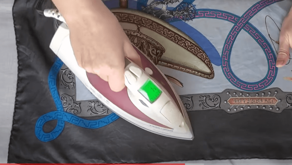 How to get oil stain out of silk for Muriersilk How to get oil stain out of silk - Muriersilk