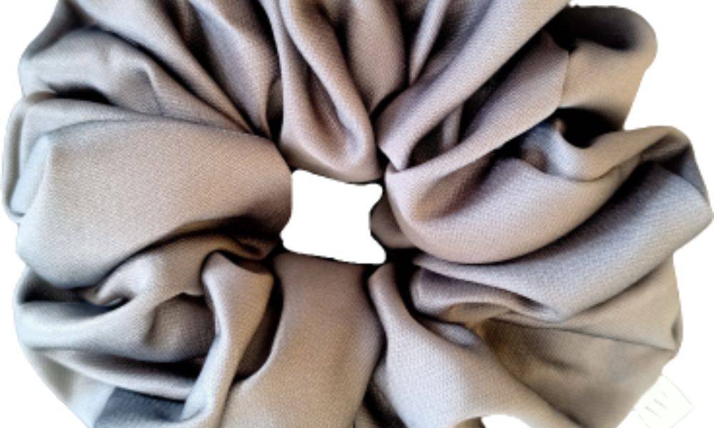 How To Tie A Square Silk Scarf: Fashionable Tips for Versatile Styling for Muriersilk classic ways to tie a square silk scarf