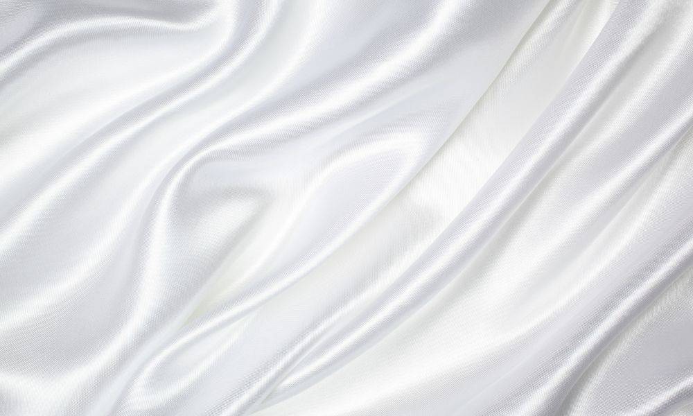 Is It Okay to Sleep with Wet Hair in a Silk Bonnet? Experts Explain for Muriersilk factors to consider before putting wet hair in a silk bonnet