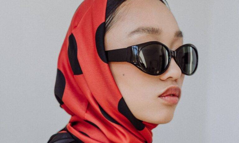 How to Tie a Silk Head Scarf for a Chic, Effortless Look for Muriersilk how to tie a silk head scarf