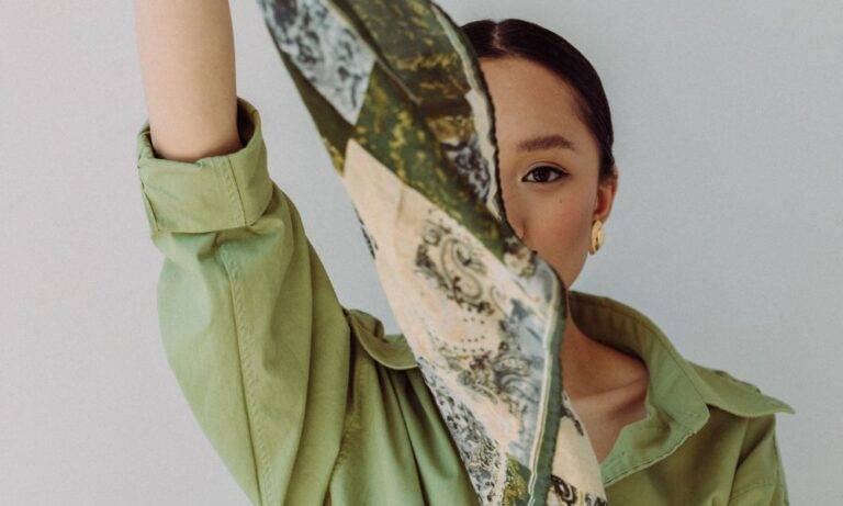 how to tie a square silk scarf