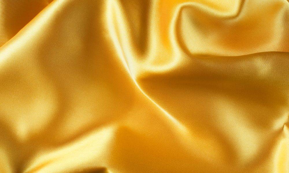 How to Wear a Silk Bonnet: A Step-by-Step Guide for All Hair Types for Muriersilk how to wear a silk bonnet for optimal protection